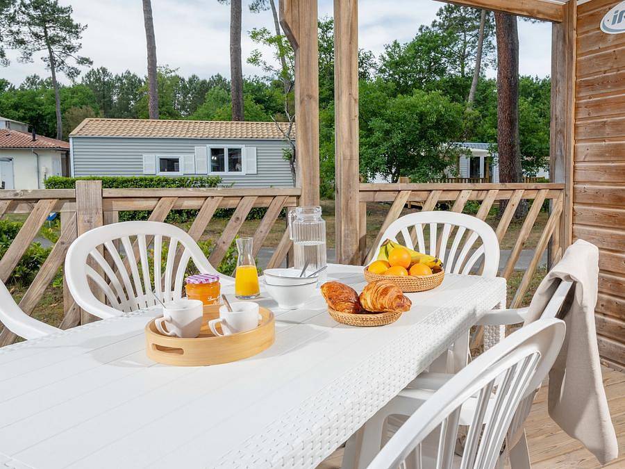 Camping Le Soleil des Landes - Mobilheim 6 personen - Comfort | 3 Zi. | 6 Pers. | Einfache Terrasse | Clim. in Lit-et-Mixe, Côte d’Argent