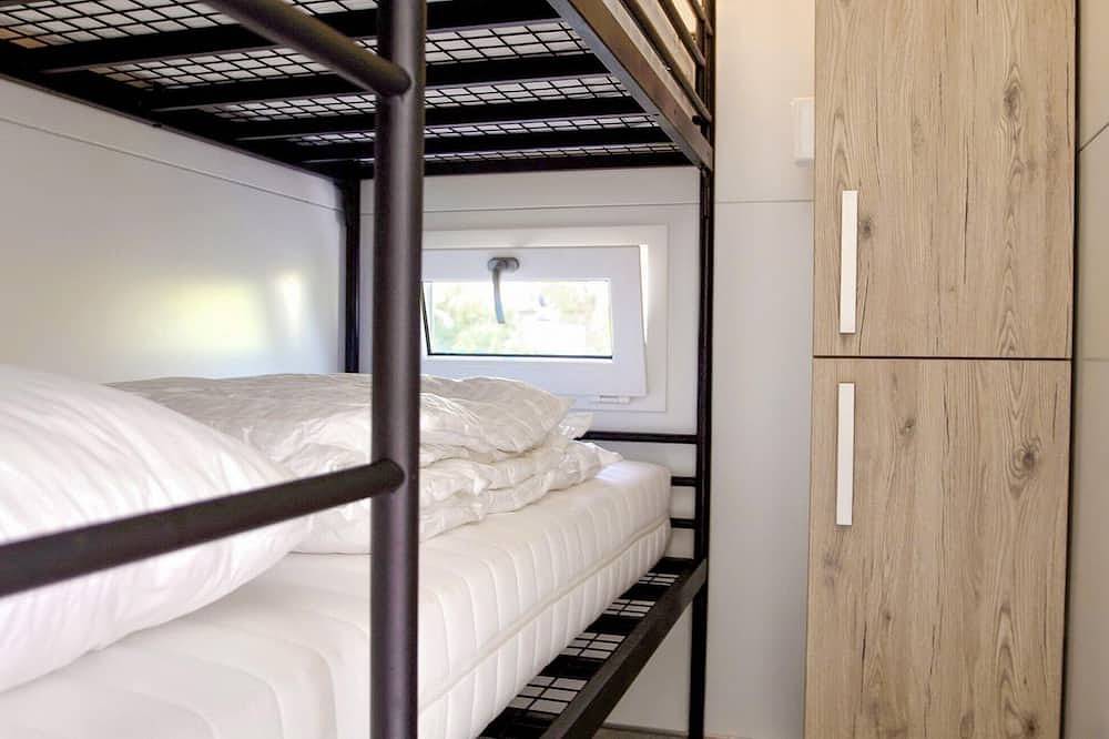 Tolles Schiff in Almere mit Seeblick in Holländische Küste