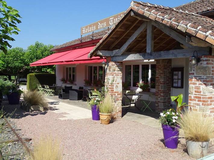 Hôtel pour 2 personnes, avec Terrasse ainsi que Jardin et Piscine