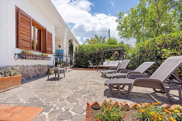 Location de vacances pour 10 personnes, avec jardin à Mondello - 2
