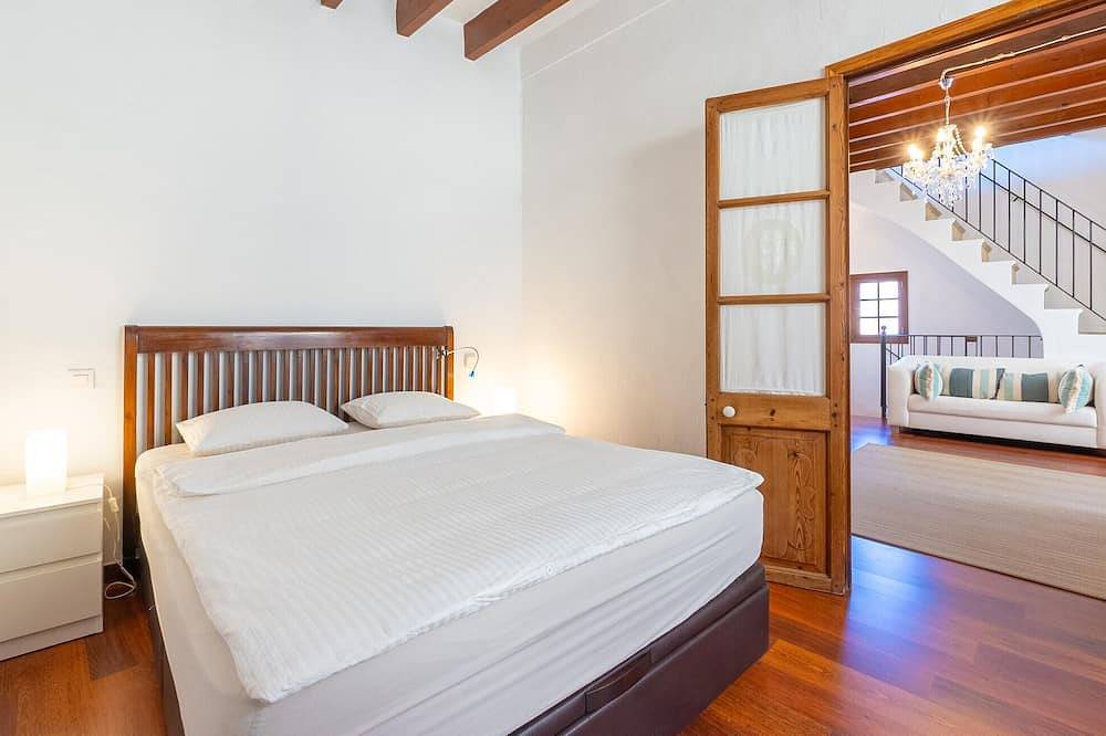 Awesome home in Andratx with Wi-Fi in Andratx, West Majorca