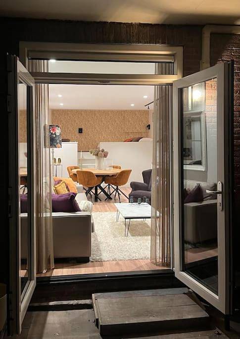 Vakantieappartement voor 5 personen, with Terras and Tuin as well as Uitzicht in Volendam