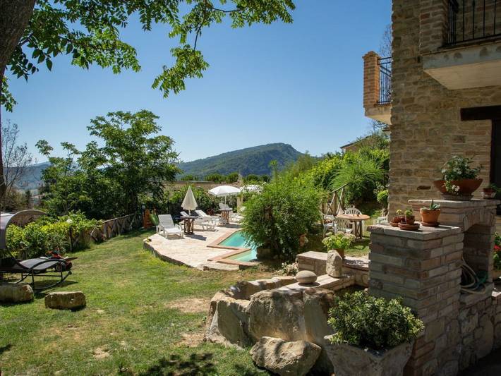Villa mit privatem Pool in der Nähe des Dorfes in Monte San Martino, Provincia di Macerata