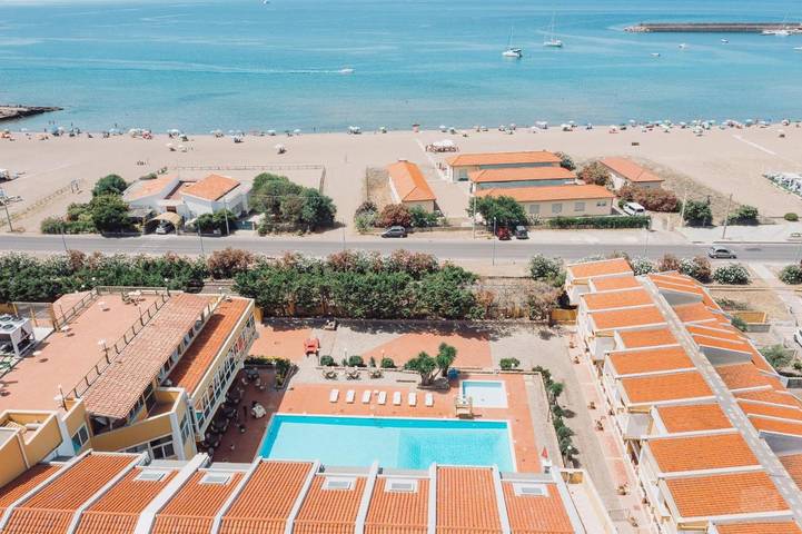 Hotel para 2 personas, con jardín y piscina - 1