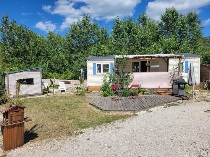 Location de vacances pour 4 personnes, avec Terrasse ainsi que Jardin et Vue dans Anglefort