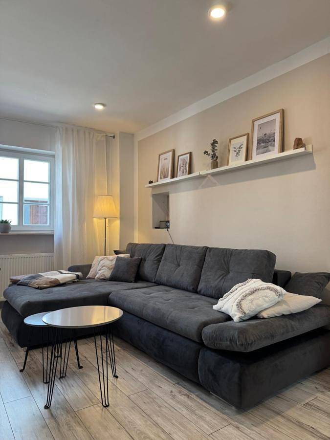 Ganze Wohnung, One-Bedroom Apartment in Winningen, Osteifel