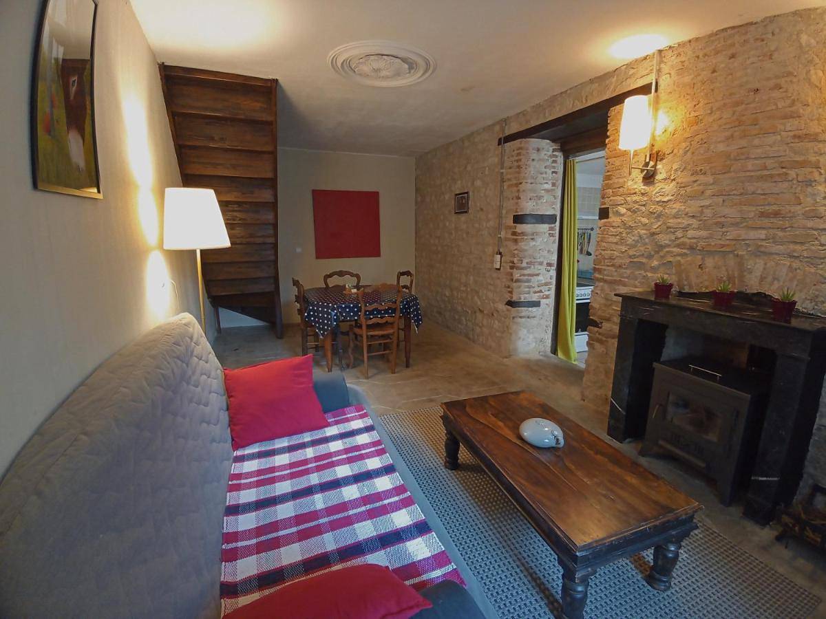 Le Moulin des Valignards - Chambres d'hôtes in Vicq, Région de Montluçon