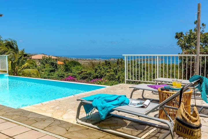 Location de vacances pour 9 personnes, avec jardin ainsi que piscine et terrasse à Le Vauclin - 2