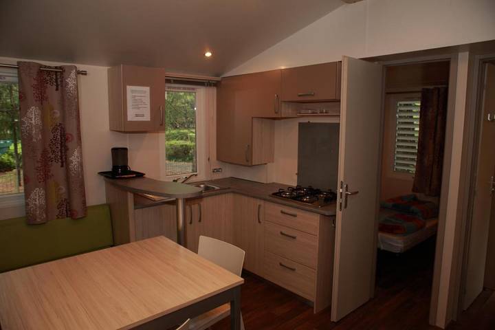 Hôtel pour 6 personnes, avec bassin pour enfant ainsi que piscine et jardin à Saint-Maurice-d'Ardèche - 2