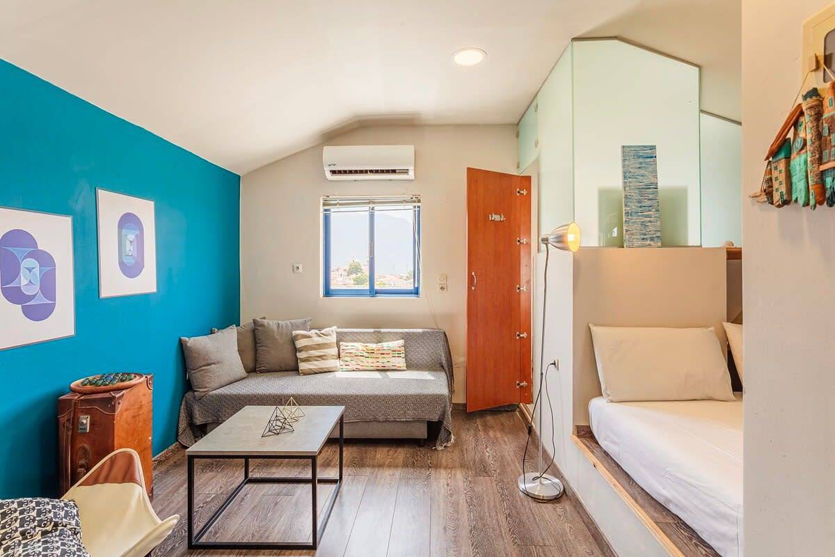 Ganze Ferienwohnung, Chic Loft with Roof Garden and Panoramic View! in Kalamata, Messenien