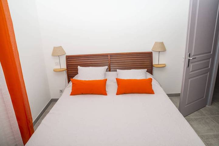 Location de vacances pour 6 personnes, avec terrasse à Labeaume - 2