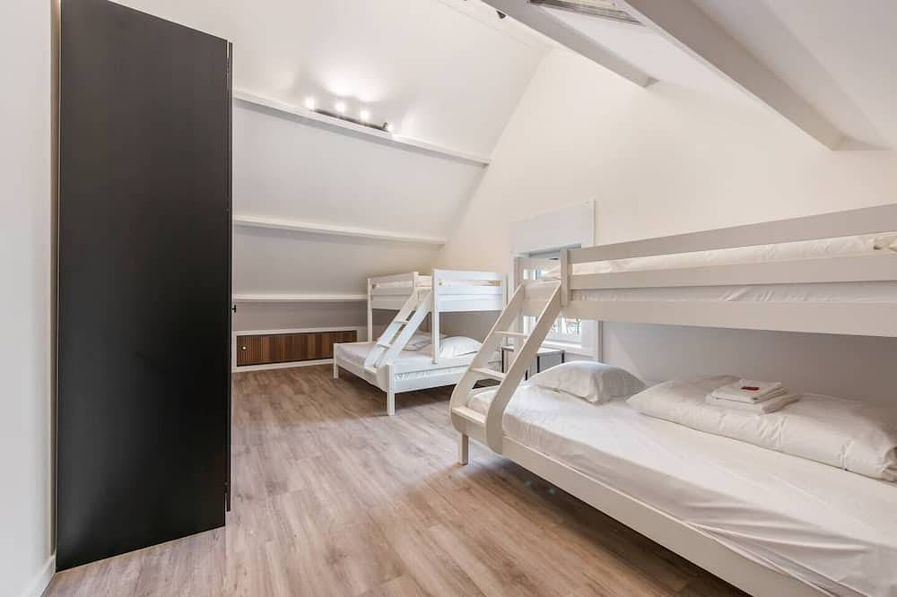 Geheel appartement, Villa Amelie -- Modern villa @ the beach w. garden in Oostduinkerke, Koksijde