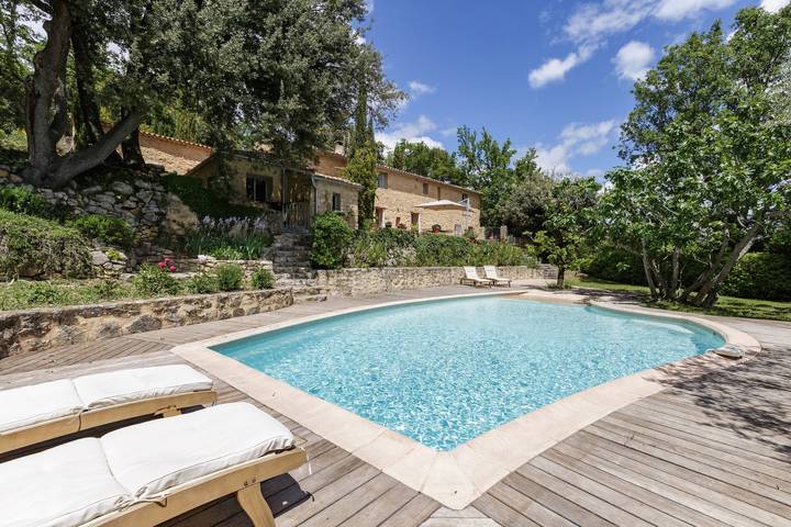 Villa pour 9 personnes, avec Balcon ainsi que Jardin et Piscine