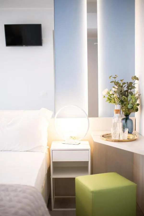 Hotel para 2 personas, con vistas además de jardín y balcón - 1
