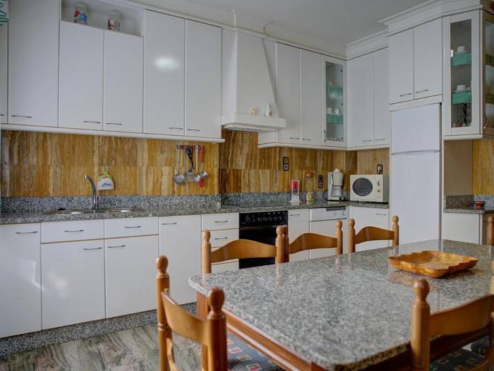 Gîte pour 8 personnes, avec balcon dans Combarro - 2