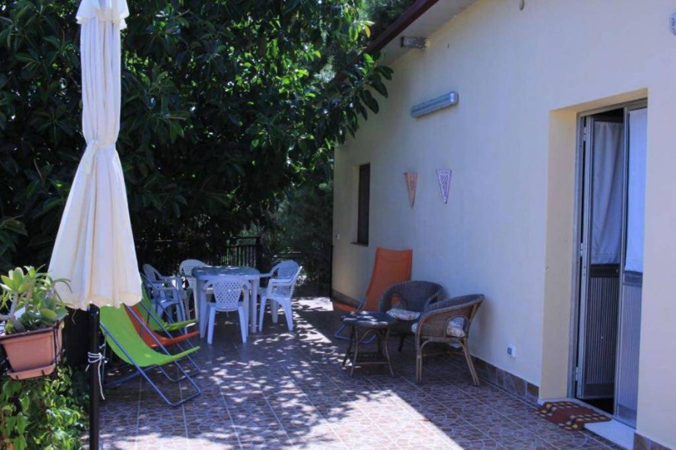 Villa surrounded by nature with private swimming pool - in complete relaxation in Solarino, Syracuse Province