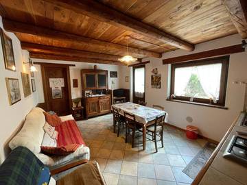 Gîte pour 4 personnes, avec vue et jardin dans Rore