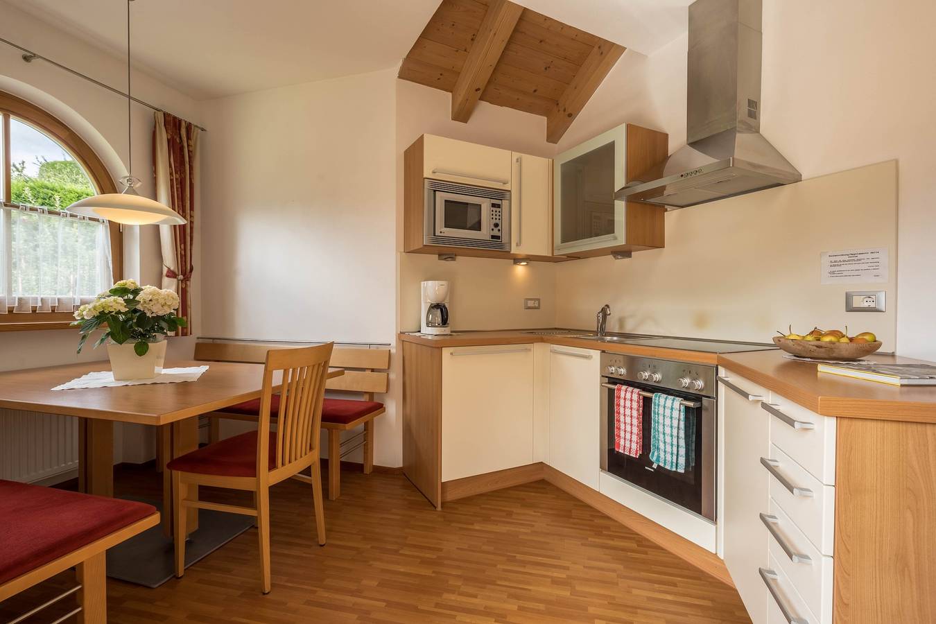 Ganze Wohnung, Ferienwohnung "Tischlerhof - Typ A" mit Wlan, Terrasse und Blick auf die Berge in Dorf Tirol, Passeiertal