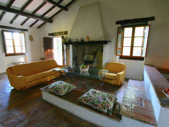 Casa vacanza per 7 persone, con Terrazza e Giardino in Lago Trasimeno