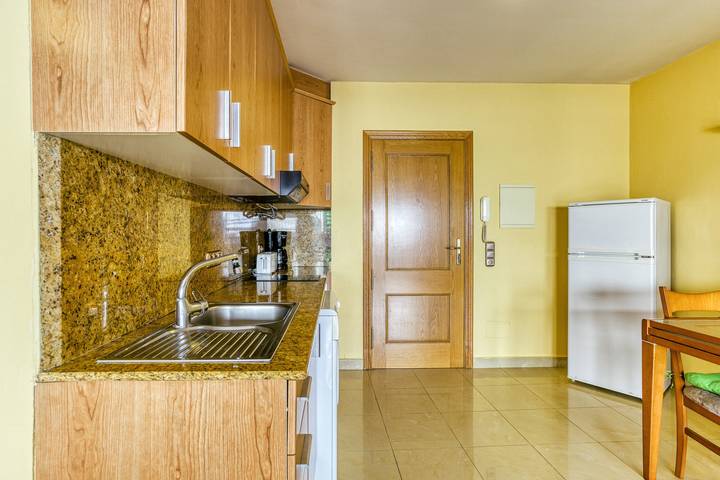 Apartamento entero, Apartamento Estudio G cerca de la playa con balcón y Wi-Fi in Platja Cala Mar d'en Manassa (l'Escala), La Escala
