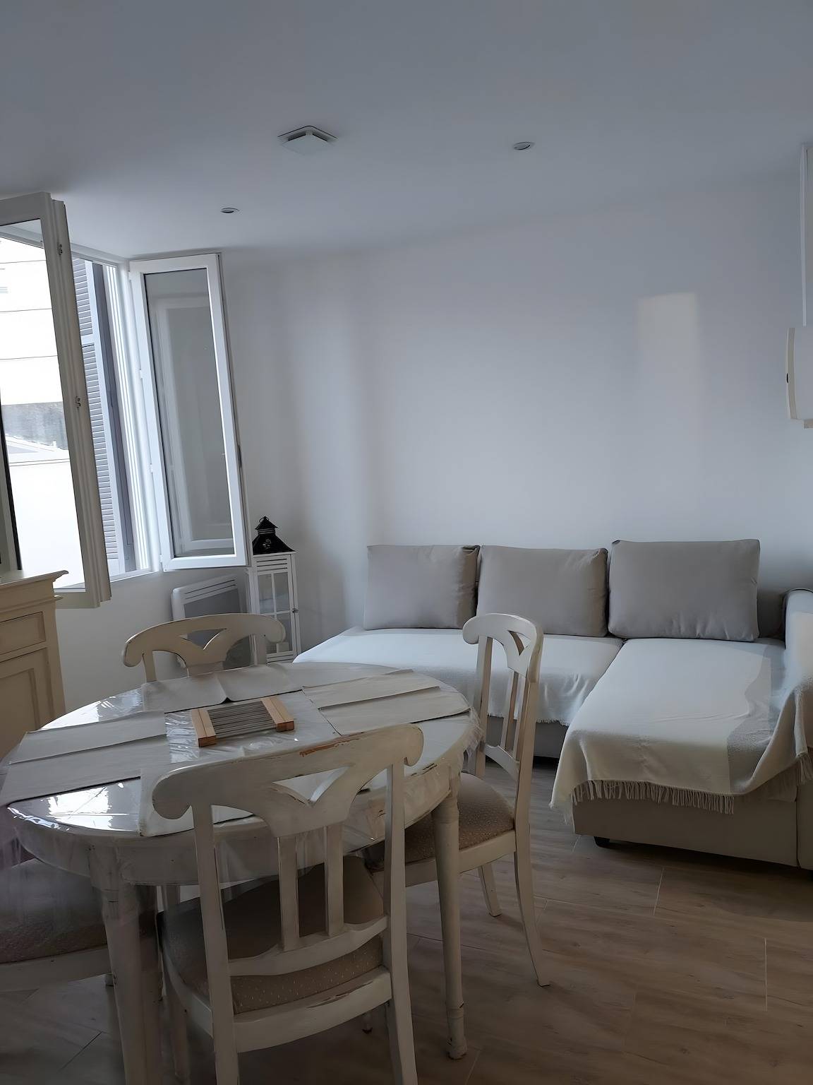 Appartement entier, Appartement 'Toulon, Soleil Et Douceur I' avec vue sur la montagne, Wi-Fi et climatisation in Toulon, Côte méditerranéenne (France)