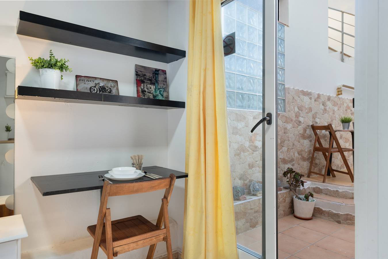 Entire apartment, Vacation Apartment 'Loft Valentina 2' with Shared Pool, Shared Terrace and Wi-Fi in Montaña Roja, Yaiza