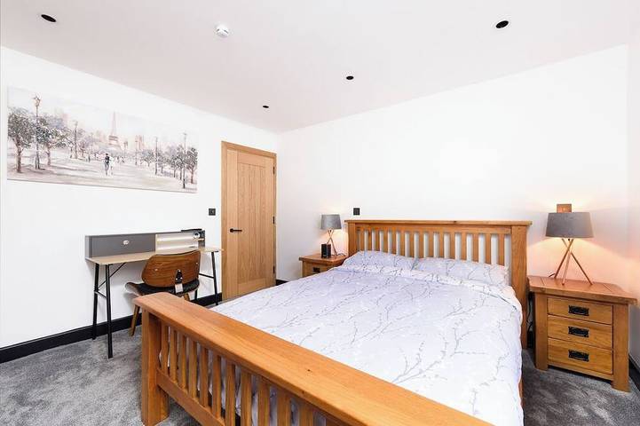 A stylish Modern 200 Year Old - 2 Bedroom cottage! in Redbourn, Hertfordshire