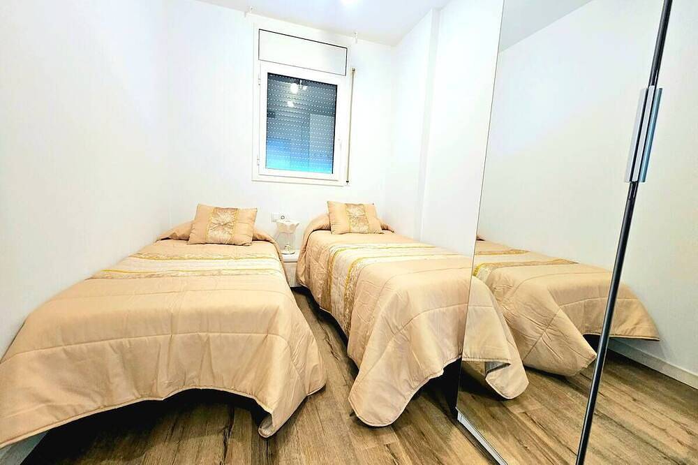 Apartamento entero, Ideal familias en playa de Barcelona con piscina in Badalona, Barcelonés