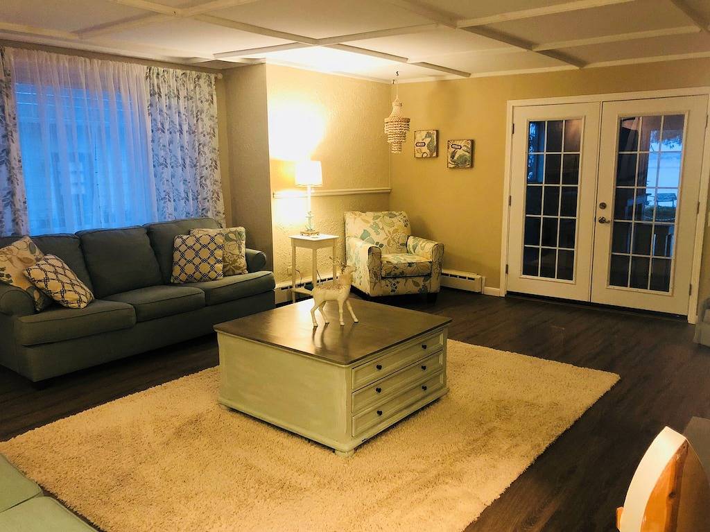 Bester Wert auf Seneca See! Neuer Remodel! Rare Level Seeufer auf der Weinstraße! in Seneca Lake