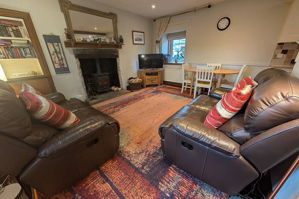 6 Seatown, Lossiemouth - a traditional fisherman's cottage in an ideal location in Lossiemouth, Moray