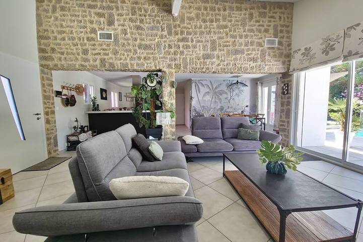 Location de vacances pour 8 personnes, avec terrasse et jardin à Sussargues - 4