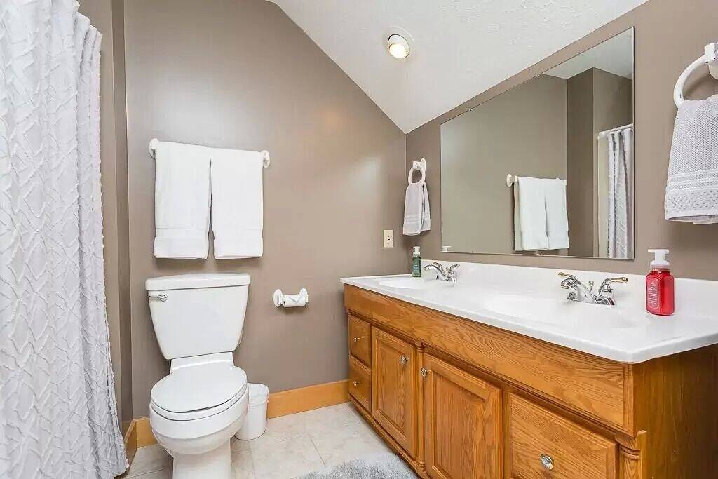 Unique Massanutten Lodge, Hot Tub, Game Room w/foosball and Gorgeous Views!! in Massanutten, Blue Ridge Mountains