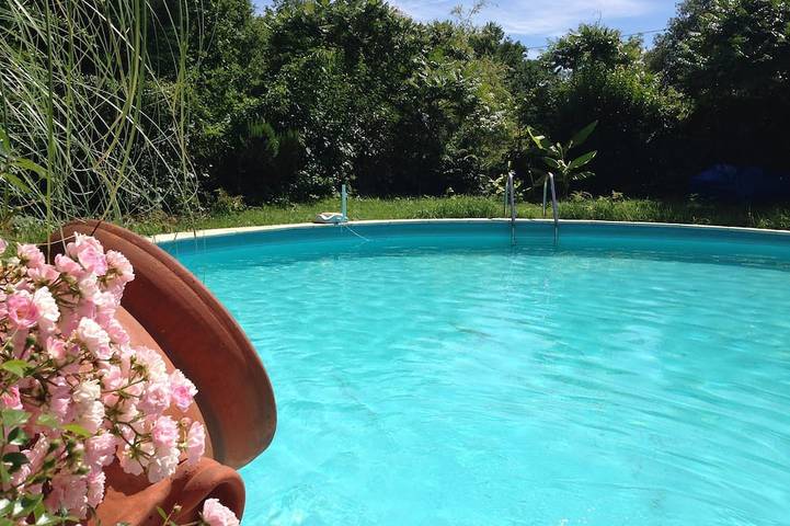 Gîte pour 8 personnes, avec terrasse et jardin à L'Honor-de-Cos