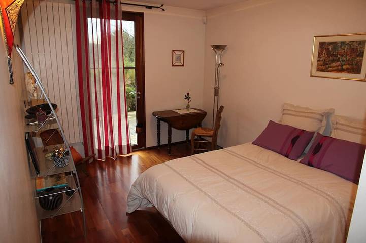 Gîte pour 2 personnes, avec jardin à Limonest - 2