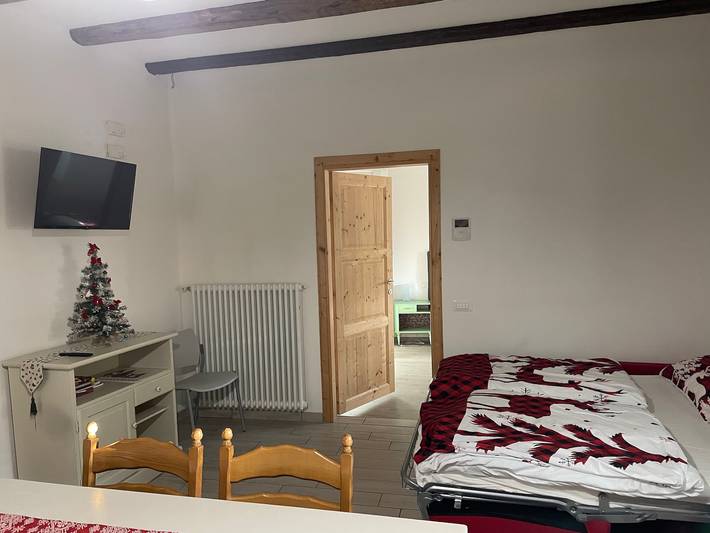 Entire apartment, Holiday Apartment "Casa di Ada" with Mountain Views and Wi-Fi in Segonzano, Fleimstaler Alpen