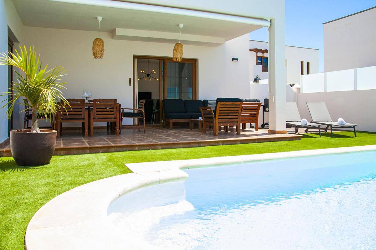 Superior Villa in Costa Teguise, Teguise