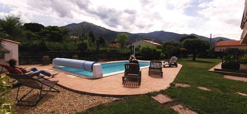 Casa de huéspedes para 5 personas, con terraza además de jardín y piscina - 1