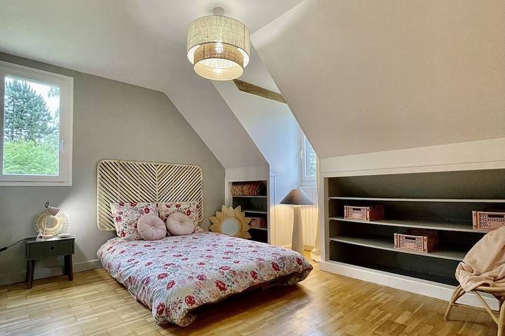Renovated country house with a fireplace, near the forest in Le Mont-Saint-Adrien, Río Oise