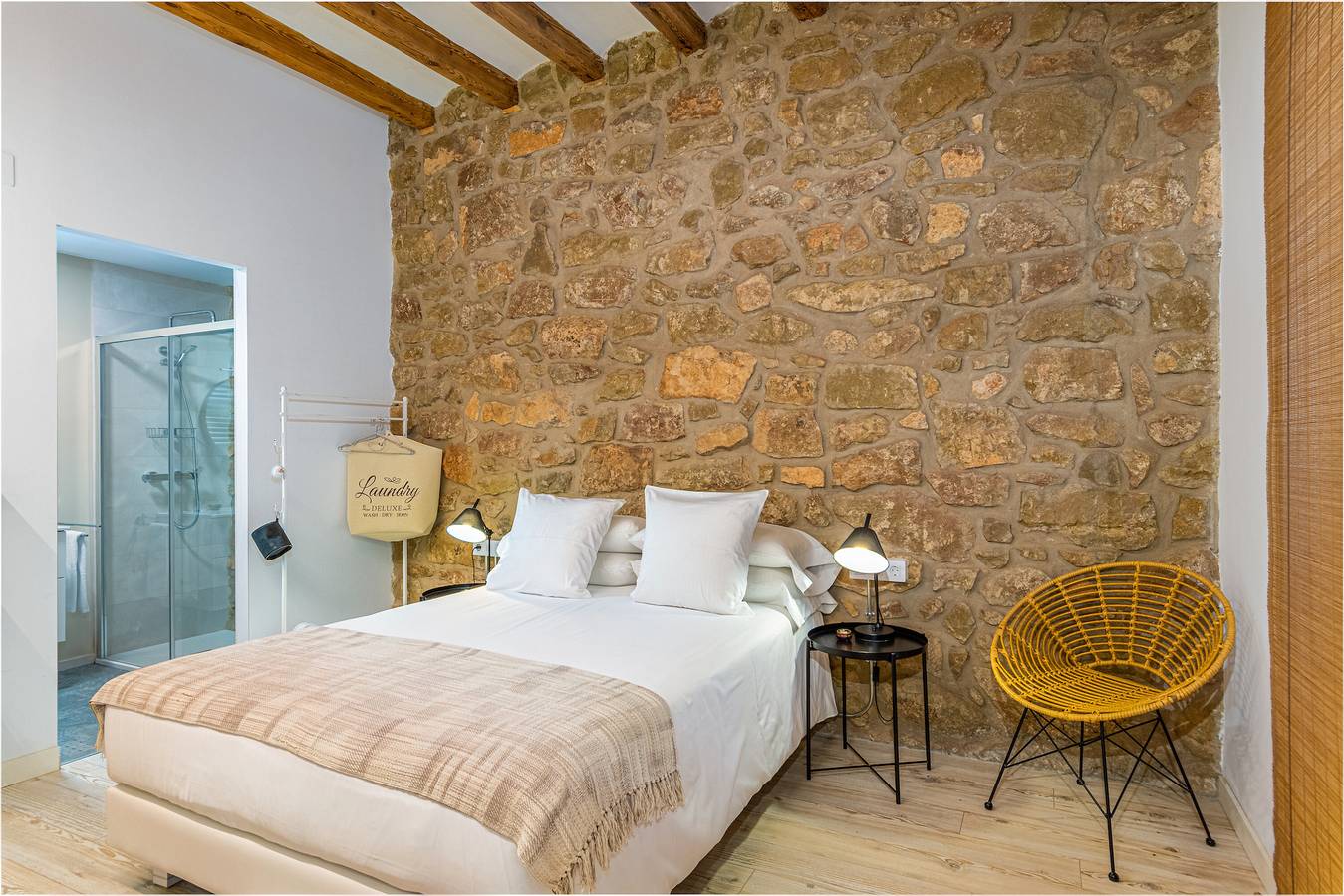 Bed and Breakfast 'Habitació Doble' con terraza compartida, Wi-Fi y aire acondicionado in Balaguer , Noguera