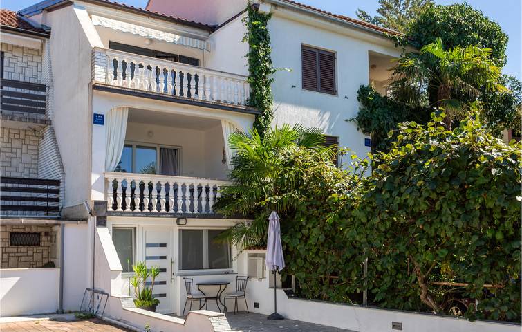 Ferienwohnung für 4 Personen, mit Terrasse in Malinska - 2