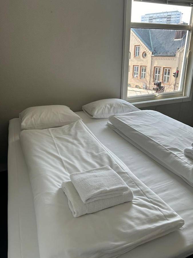 Maison d’hôte pour 24 personnes, avec vue ainsi que jardin et vue sur le lac dans Stavanger - 3