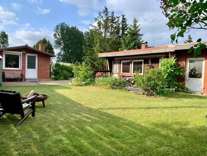 Ferienhaus für 8 Personen, mit Terrasse und Garten