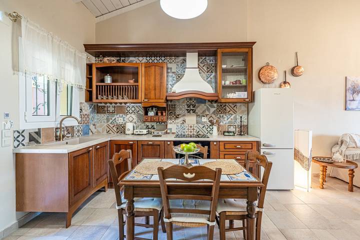 Hel lejlighed, Apartment 'Villa Boho' with Sea View and Shared Garden in Korfu