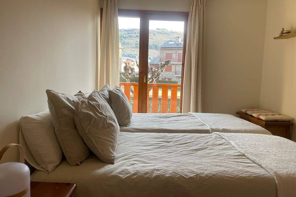 Entire apartment, La Cabaña de Llívia in Llívia, Parc naturel régional des Pyrénées catalanes