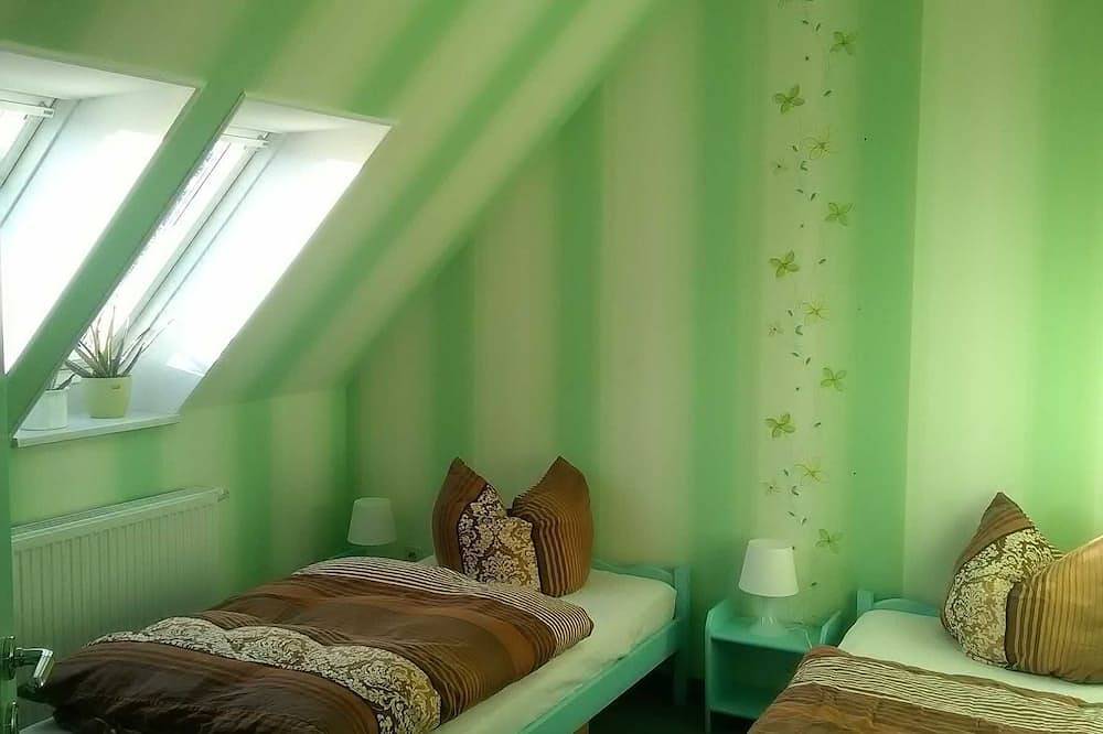 Ganze Wohnung, Ferienwohnung Hüttenhof Großleinungen - Ferienwohnung Hüttenhof in Sangerhausen, Harzvorland