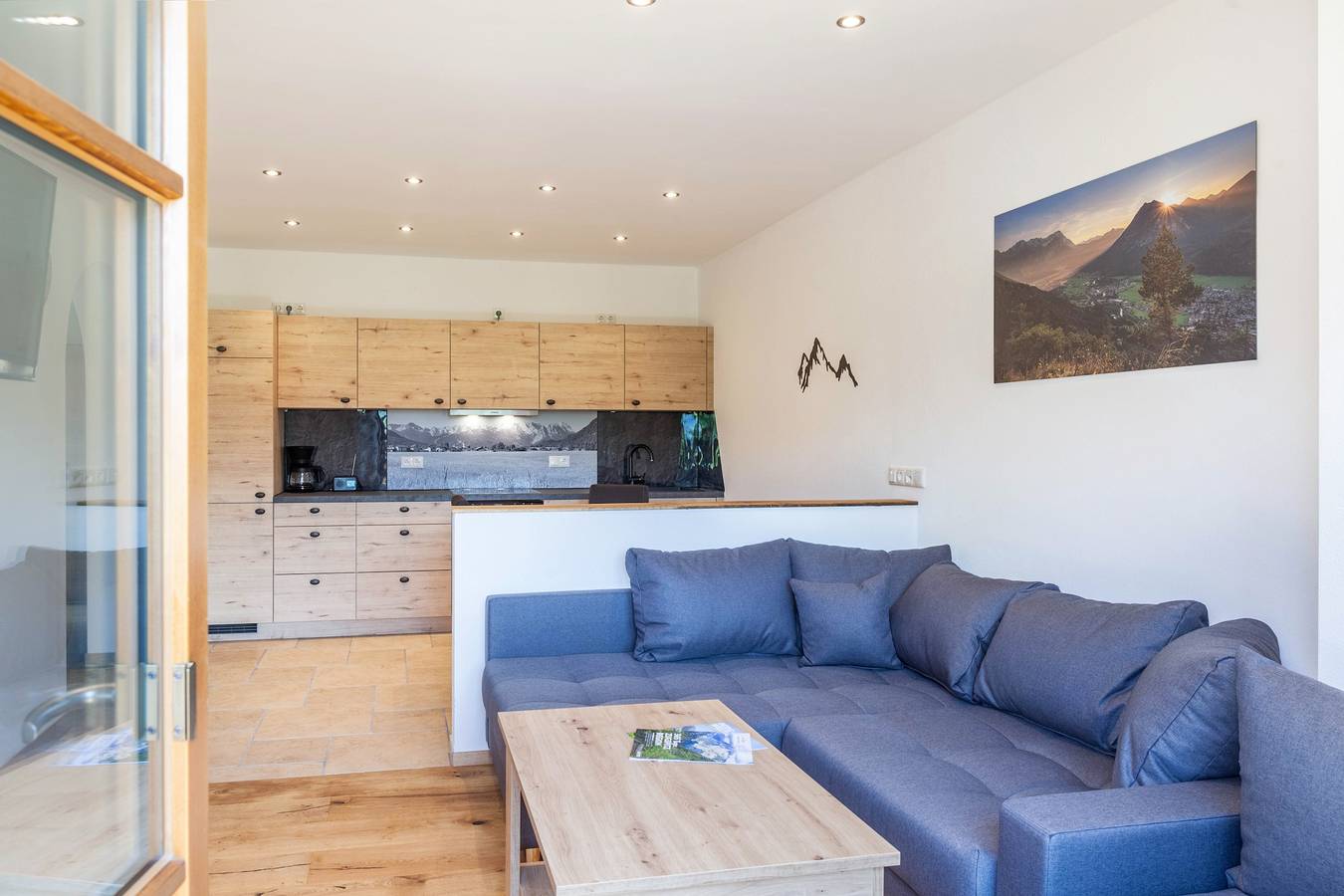 Ganze Wohnung, Ferienwohnung "Vrenal" Rund-um-Bergblick bis zur Zugspitze im Neubau mit Balkon und Wlan in Farchant, Bayerische Alpen