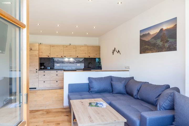 Ganze Wohnung, Ferienwohnung "Vrenal" Rund-um-Bergblick bis zur Zugspitze im Neubau mit Balkon und Wlan in Farchant, Bayerische Alpen