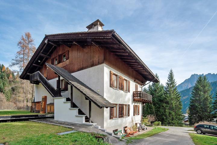 Ferienwohnung für 5 Personen, mit Balkon und Garten in den Dolomiten