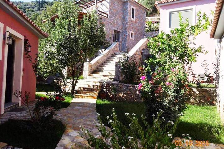Chalet para 7 personas, con terraza además de piscina y jardín, Se admiten mascotas en Arcadia