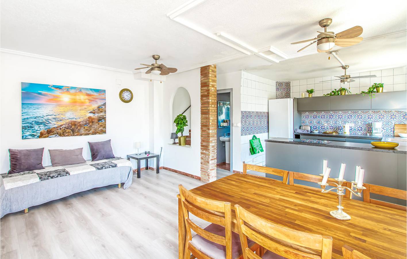 Apartamento junto a la playa con terraza, piscina y aire acondicionado in La Florida, Orihuela